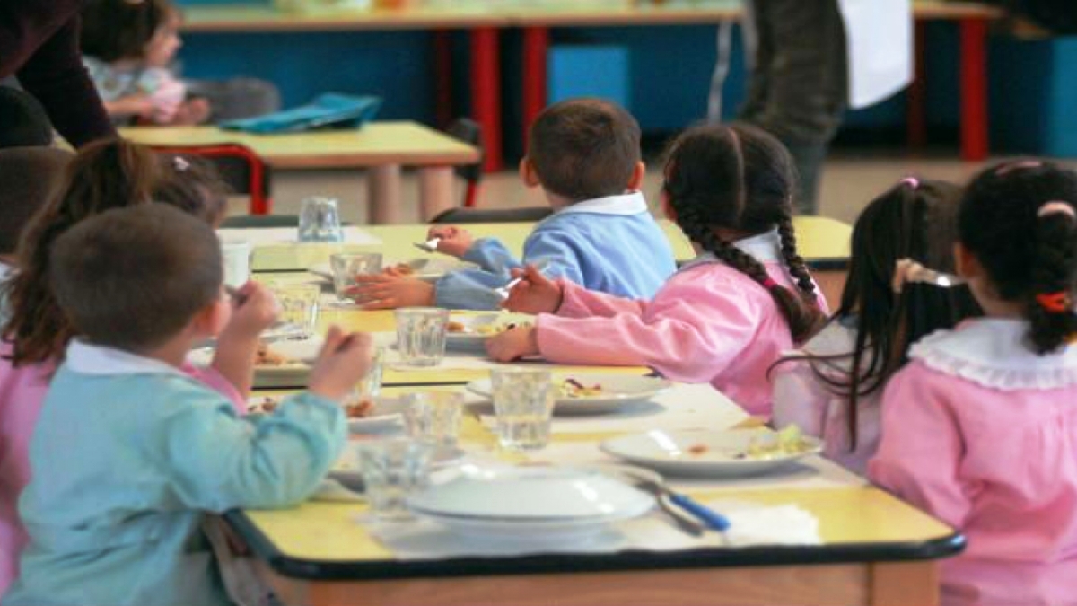 Visualizza la notizia: Servizio Mensa Scolastica. Presentazione domande per i nuovi iscritti A.S. 2016-2017.