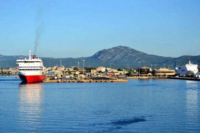 Visualizza la notizia: Coronavirus, quarantena per tutti gli arrivi in Sardegna da zone rosse